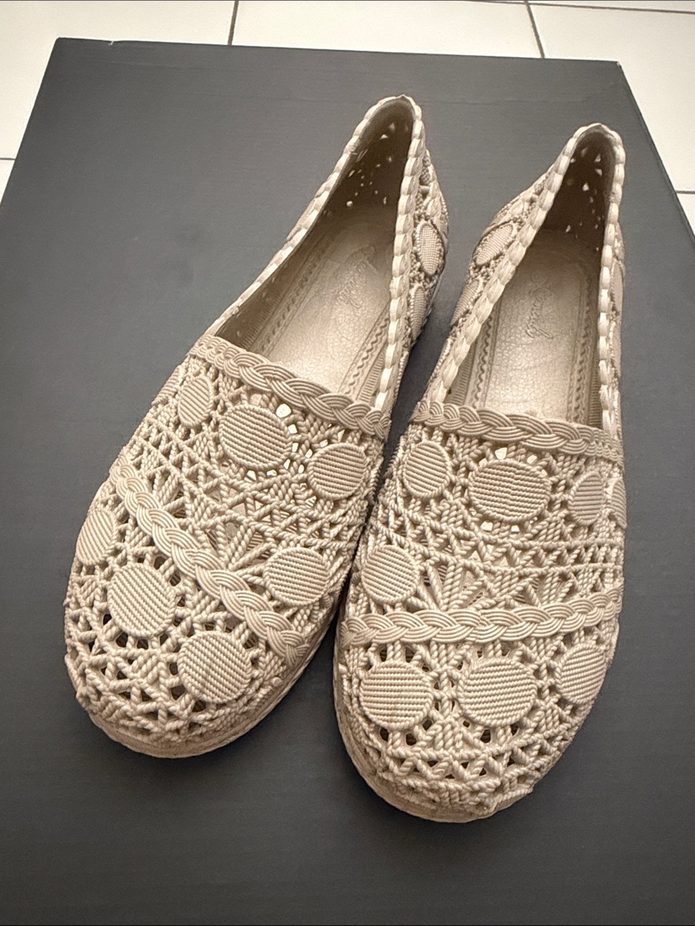 Crochet-like Flats in Beige